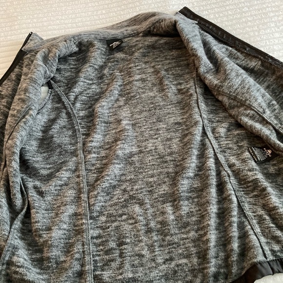 Snozu Platinum Collection Gray Vest - Picture 12 of 15